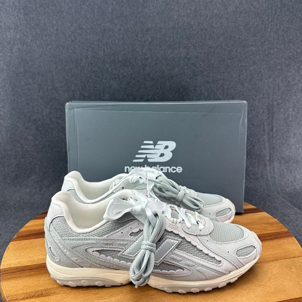 New Balance 204L Womens 9.5D Low Top Lace Athletic Sneakers Gray/White U204L5AV